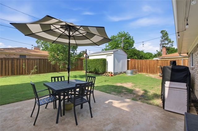 2605 Easy Street, Denison, TX 75020