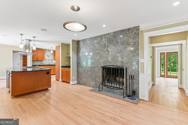 3135 Spalding Drive, Sandy Springs, GA 30350