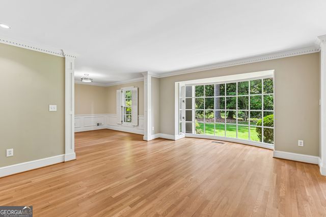 3135 Spalding Drive, Sandy Springs, GA 30350