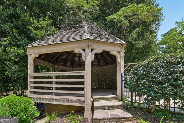 3135 Spalding Drive, Sandy Springs, GA 30350