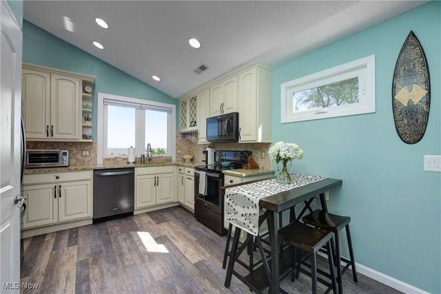 13005 W Lake Road, Vermilion, OH 44089