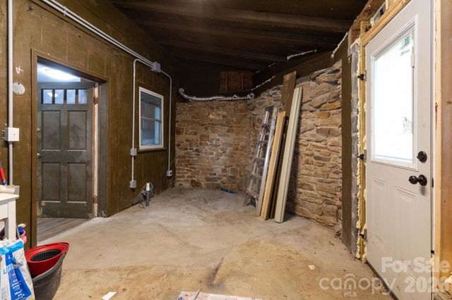 210 Sunset Farm Road, Whittier, NC 28789