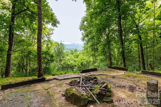 210 Sunset Farm Road, Whittier, NC 28789