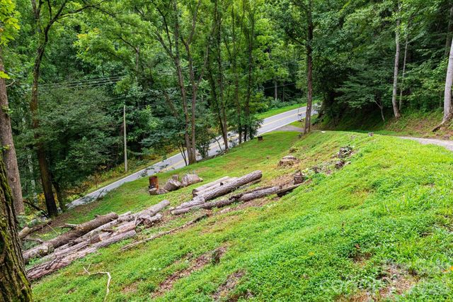 210 Sunset Farm Road, Whittier, NC 28789