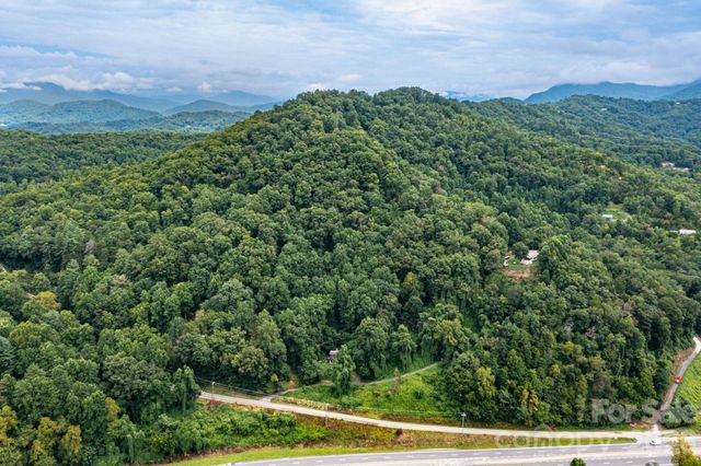 210 Sunset Farm Road, Whittier, NC 28789
