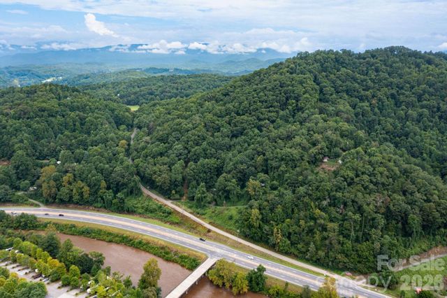 210 Sunset Farm Road, Whittier, NC 28789