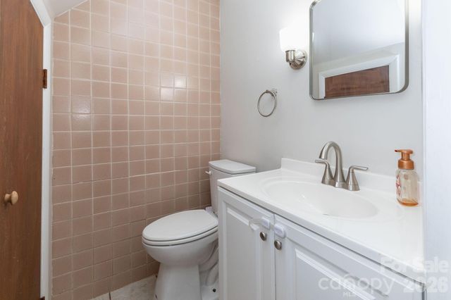210 Sunset Farm Road, Whittier, NC 28789