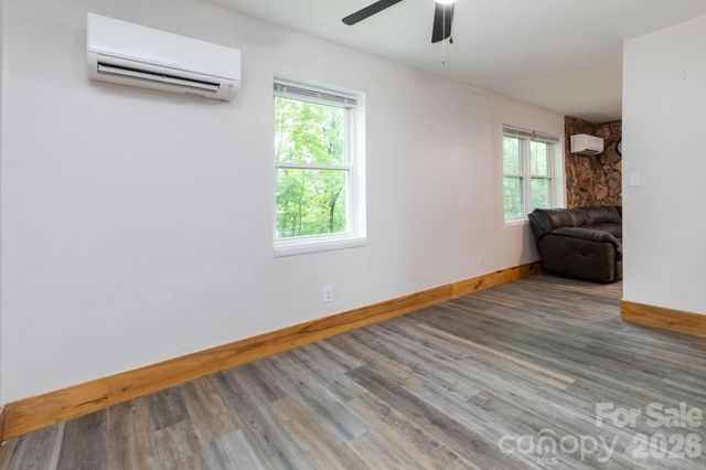 210 Sunset Farm Road, Whittier, NC 28789