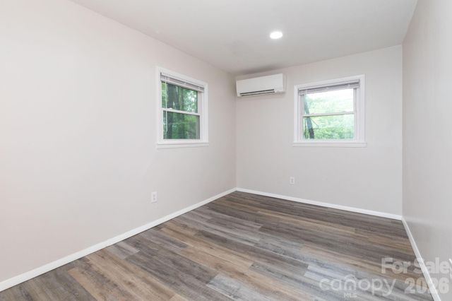 210 Sunset Farm Road, Whittier, NC 28789