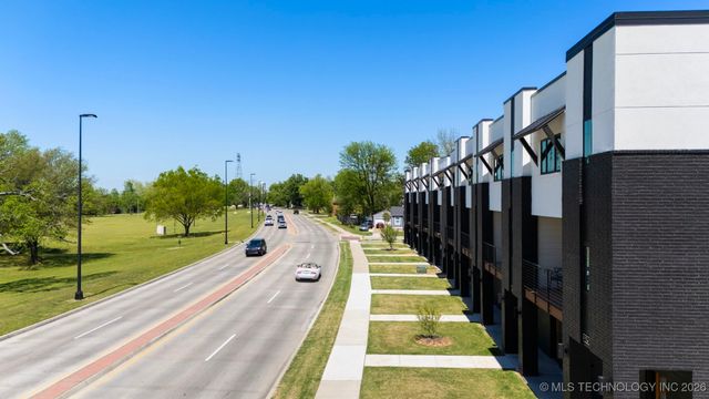 3779 S Riverside Drive 3779, Tulsa, OK 74105