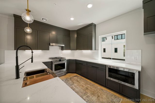3779 S Riverside Drive 3779, Tulsa, OK 74105