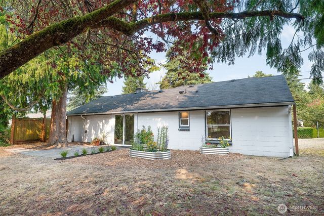 17211 5th Avenue NE, Shoreline, WA 98155