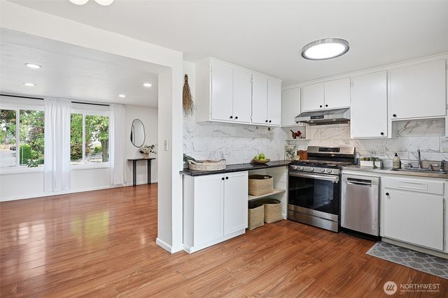 17211 5th Avenue NE, Shoreline, WA 98155