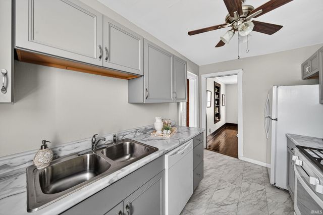 1640 E Bowman Street, South Bend, IN 46613