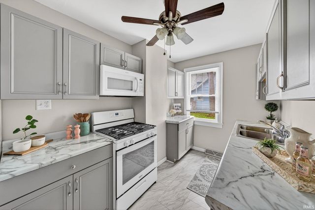 1640 E Bowman Street, South Bend, IN 46613