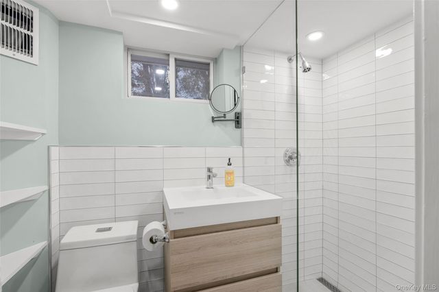 85 Lakeview Avenue, Scarsdale, NY 10583