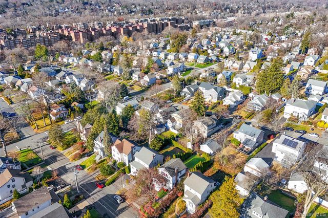 85 Lakeview Avenue, Scarsdale, NY 10583