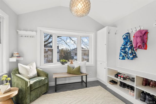 85 Lakeview Avenue, Scarsdale, NY 10583