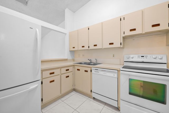 3645 NW 83RD Lane, Sunrise, FL 33351