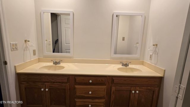 416 Walker Hollow Drive, Monterey, TN 38574