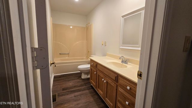 416 Walker Hollow Drive, Monterey, TN 38574