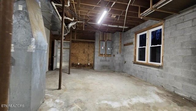 416 Walker Hollow Drive, Monterey, TN 38574