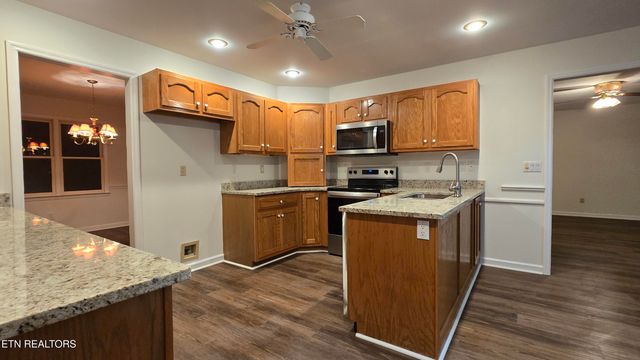 416 Walker Hollow Drive, Monterey, TN 38574