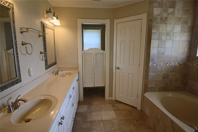 446 Vz County Road 4108, Canton, TX 75103