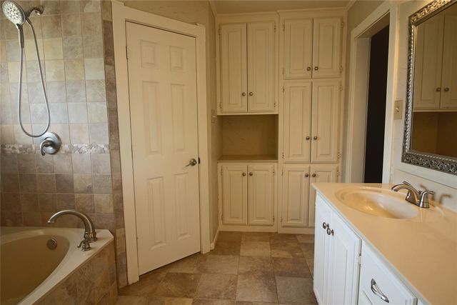 446 Vz County Road 4108, Canton, TX 75103