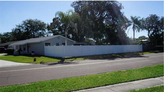 8518 WOODLAKE DRIVE, Tampa, FL 33615