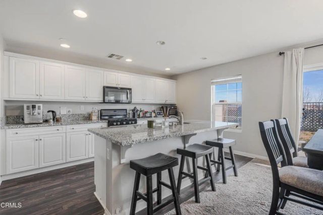 37530 Henna Lane, Palmdale, CA 93551