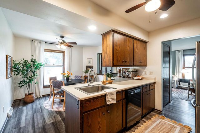 1704 Mohawk LANE, Waukesha, WI 53186