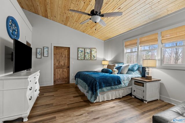 36 Randles Road, Grant, AL 35747