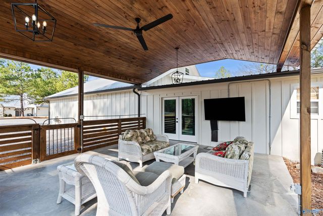 36 Randles Road, Grant, AL 35747