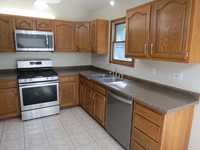 274 E 34th Street, Steger, IL 60475