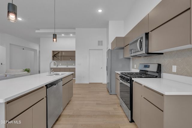 12713 Captain Claudia Court, El Paso, TX 79928