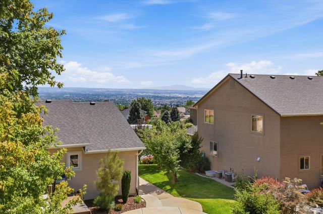 869 E 3350 N, North Ogden, UT 84414