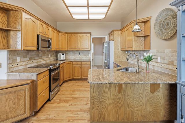 869 E 3350 N, North Ogden, UT 84414