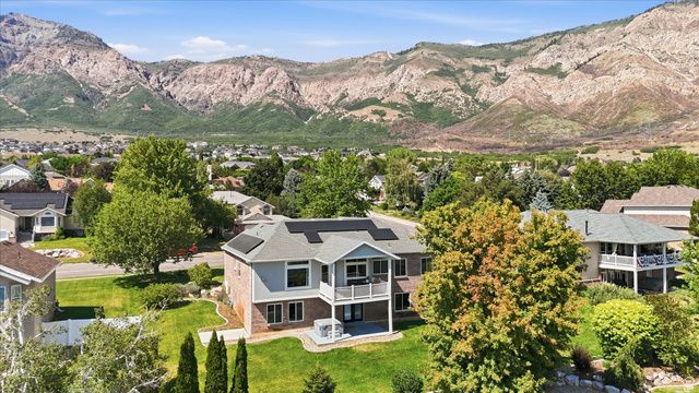 869 E 3350 N, North Ogden, UT 84414