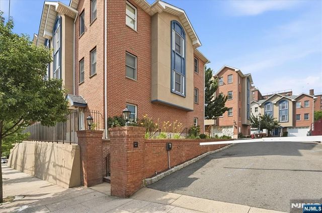 620 38th Street 104, Union City, NJ 07087