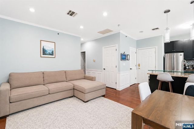 620 38th Street 104, Union City, NJ 07087