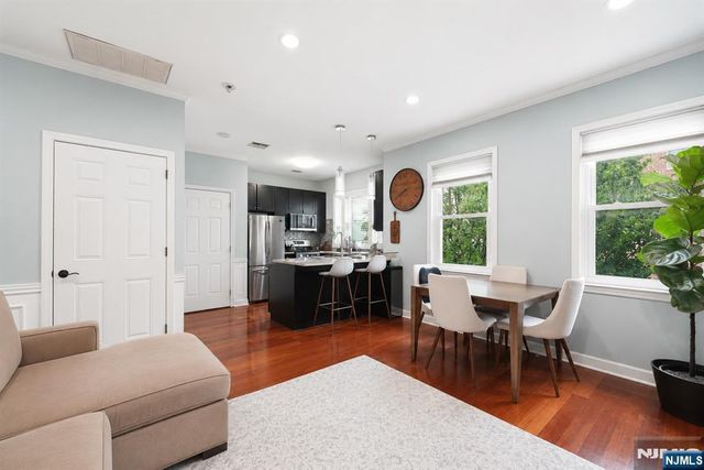620 38th Street 104, Union City, NJ 07087