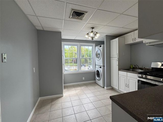 196 Rock Road 2A, Glen Rock, NJ 07452
