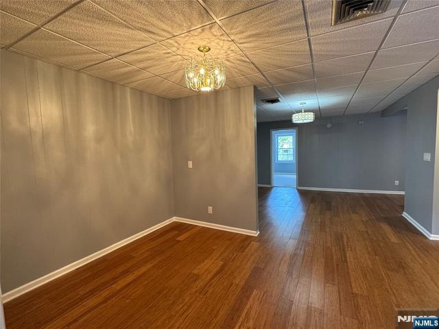 196 Rock Road 2A, Glen Rock, NJ 07452