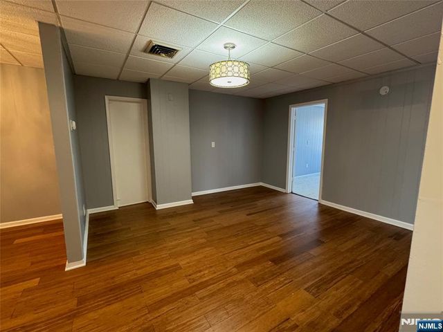196 Rock Road 2A, Glen Rock, NJ 07452