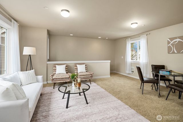 12211 168th Court NE, Redmond, WA 98052