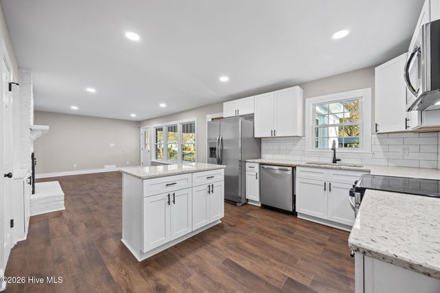 1401 Greenville Boulevard SE, Greenville, NC 27858