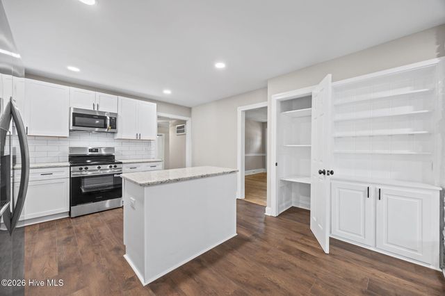 1401 Greenville Boulevard SE, Greenville, NC 27858