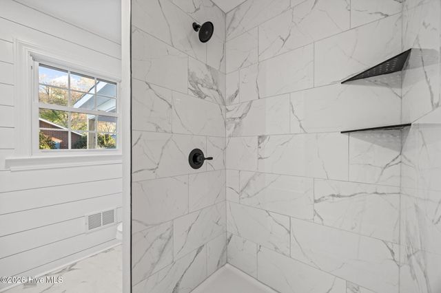 1401 Greenville Boulevard SE, Greenville, NC 27858