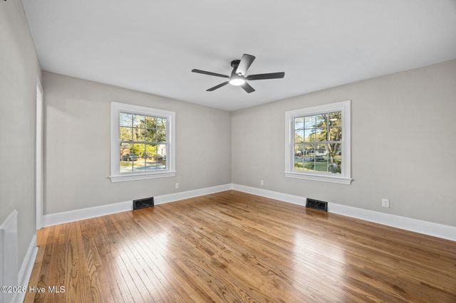 1401 Greenville Boulevard SE, Greenville, NC 27858